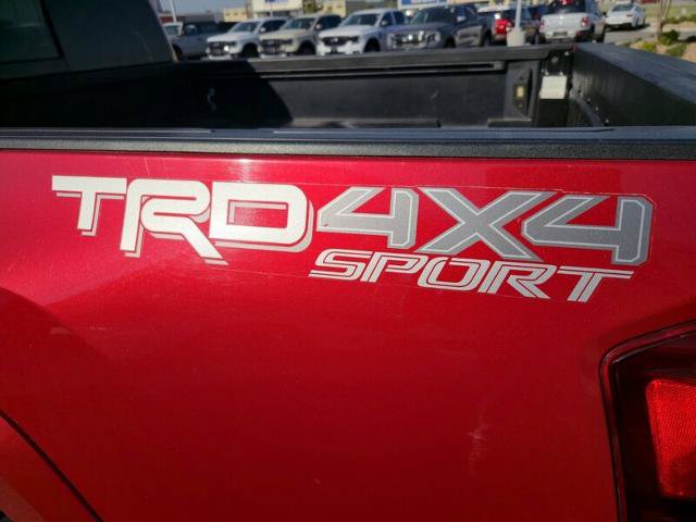 Used 2017 Toyota Tacoma TRD Sport AWD/4WD image 17