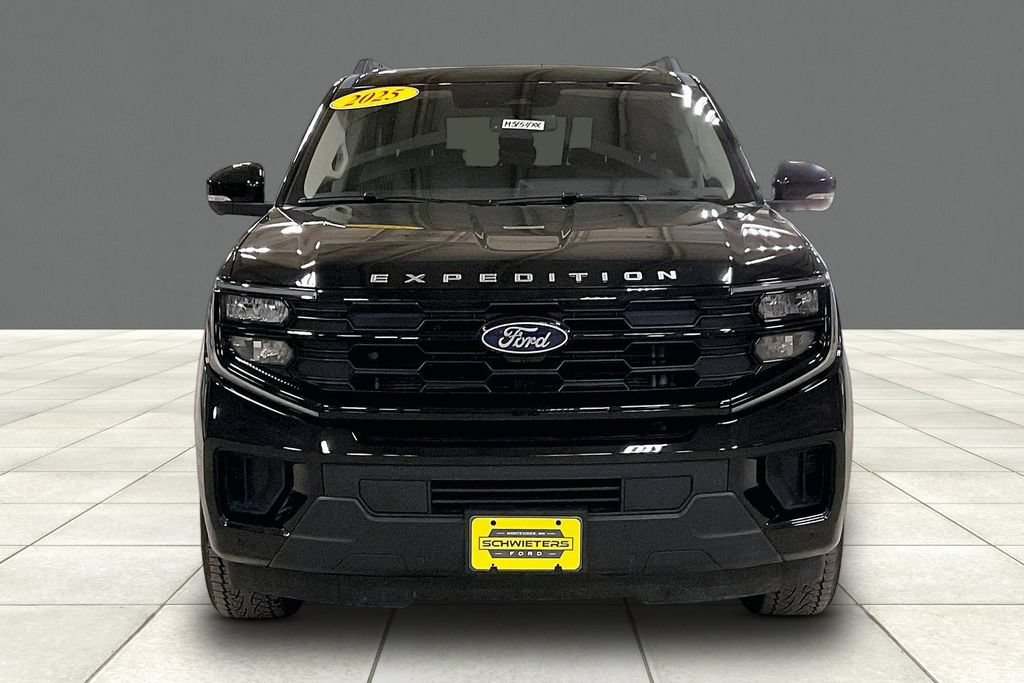 Certified 2025 Ford Expedition Max Active AWD/4WD image 3