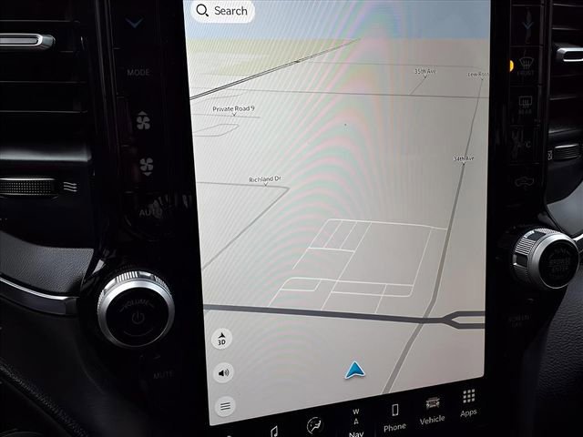 Used 2024 RAM 1500 Laramie image 14