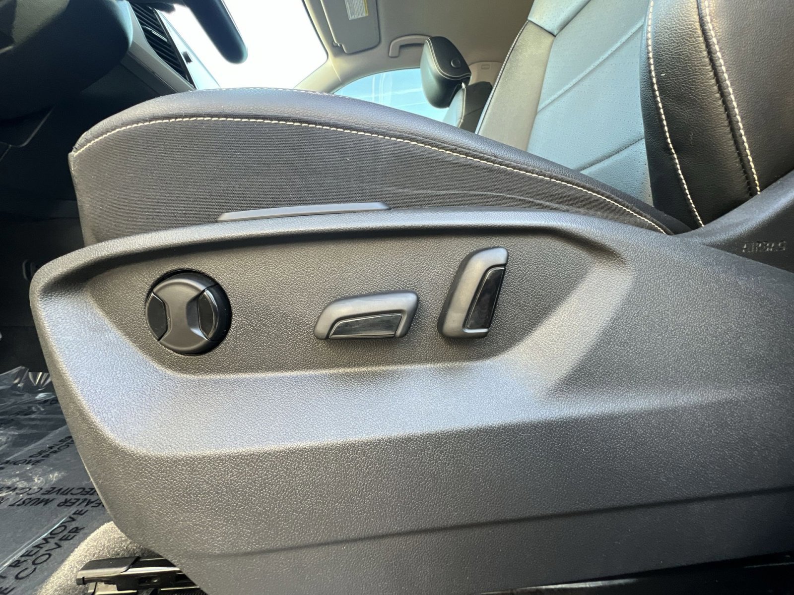 Used 2022 Volkswagen Atlas SEL R-Line image 22