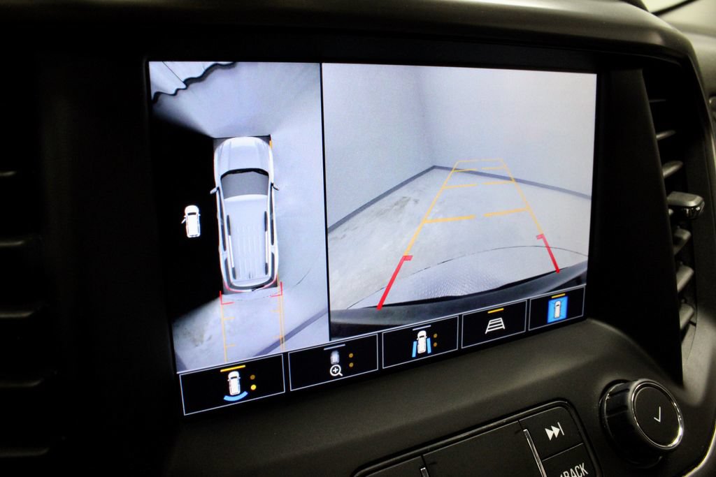 Used 2023 GMC Acadia AT4 w/ Technology Package AWD/4WD image 2