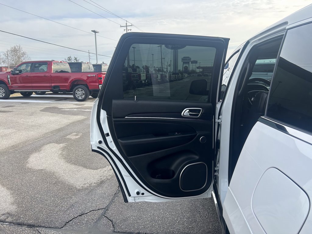 Used 2017 Jeep Grand Cherokee Summit image 14