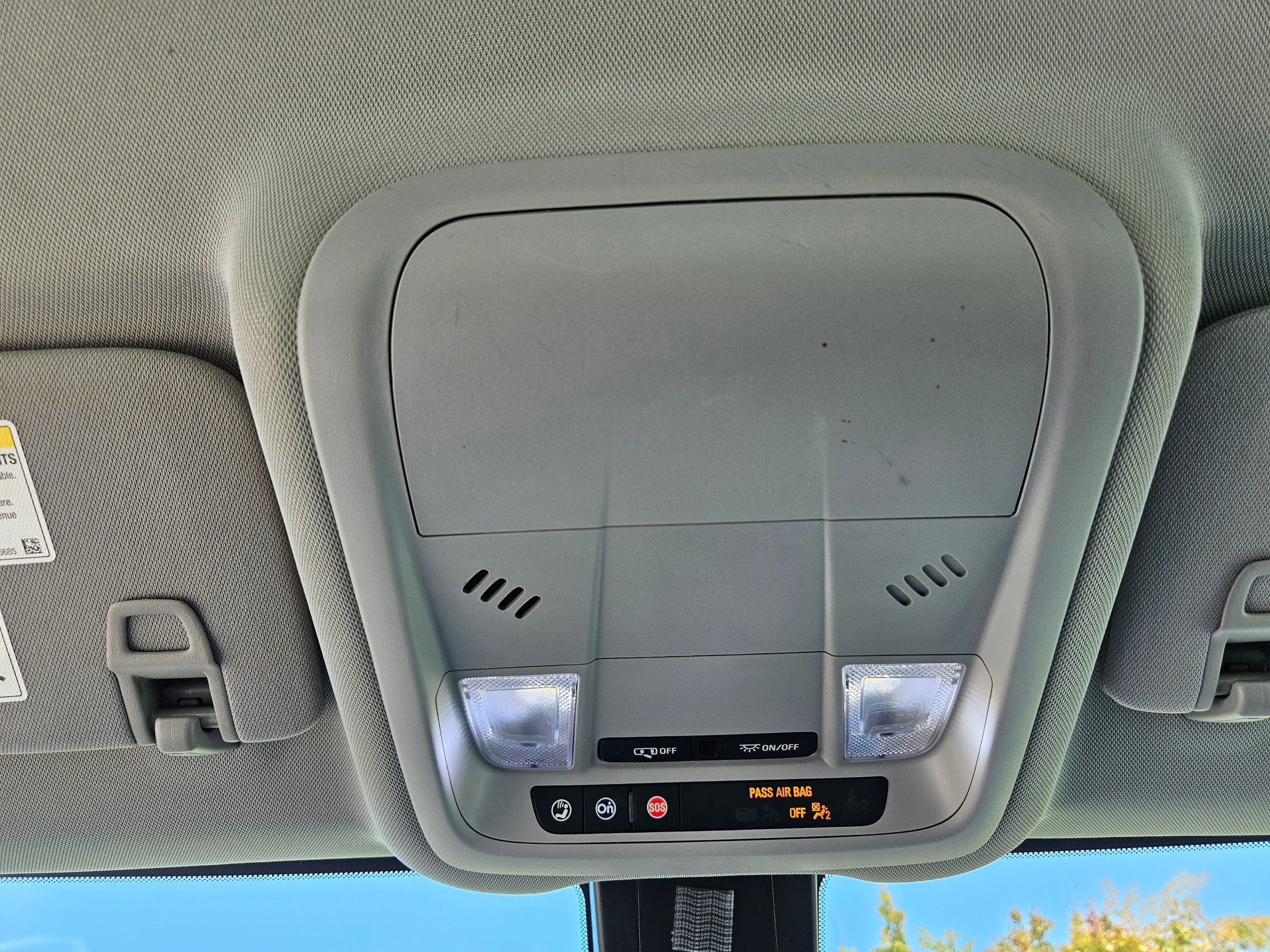 Used 2022 Chevrolet Equinox LS image 17