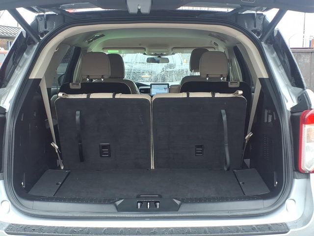 Certified 2022 Ford Explorer XLT w/ Equipment Group 202A image 9