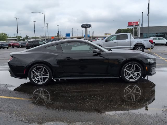 Certified 2024 Ford Mustang Coupe RWD image 9