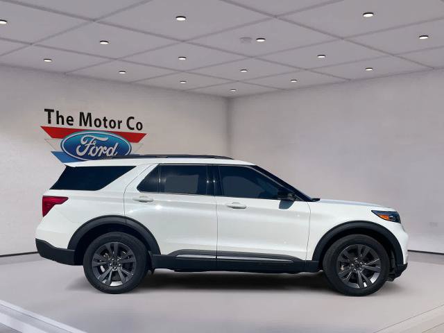 Certified 2024 Ford Explorer XLT w/ Equipment Group 202A AWD/4WD image 4