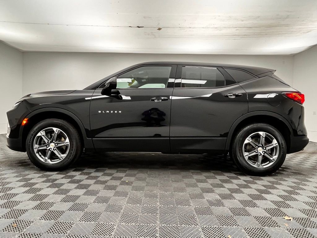 Used 2024 Chevrolet Blazer LT image 6