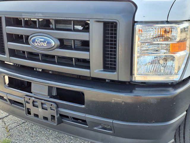 Certified 2022 Ford E-350 and Econoline 350 Super Duty RWD image 33