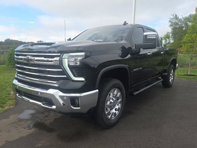 Used 2025 Chevrolet Silverado 2500 LTZ w/ LTZ Plus Package AWD/4WD video 2