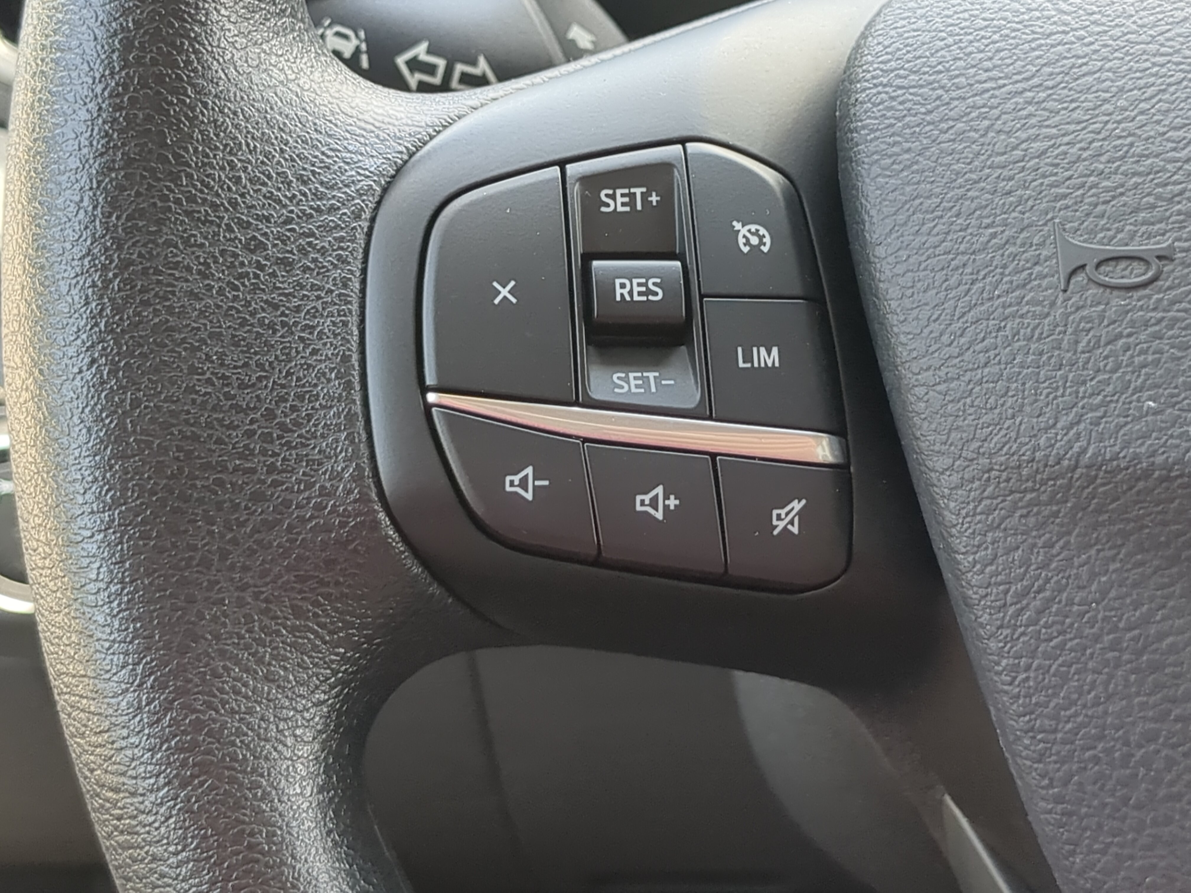 Certified 2025 Ford Transit 350 XLT RWD image 22