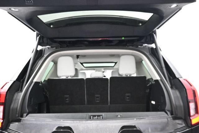Certified 2025 Ford Expedition Platinum w/ Driver's Package AWD/4WD image 31