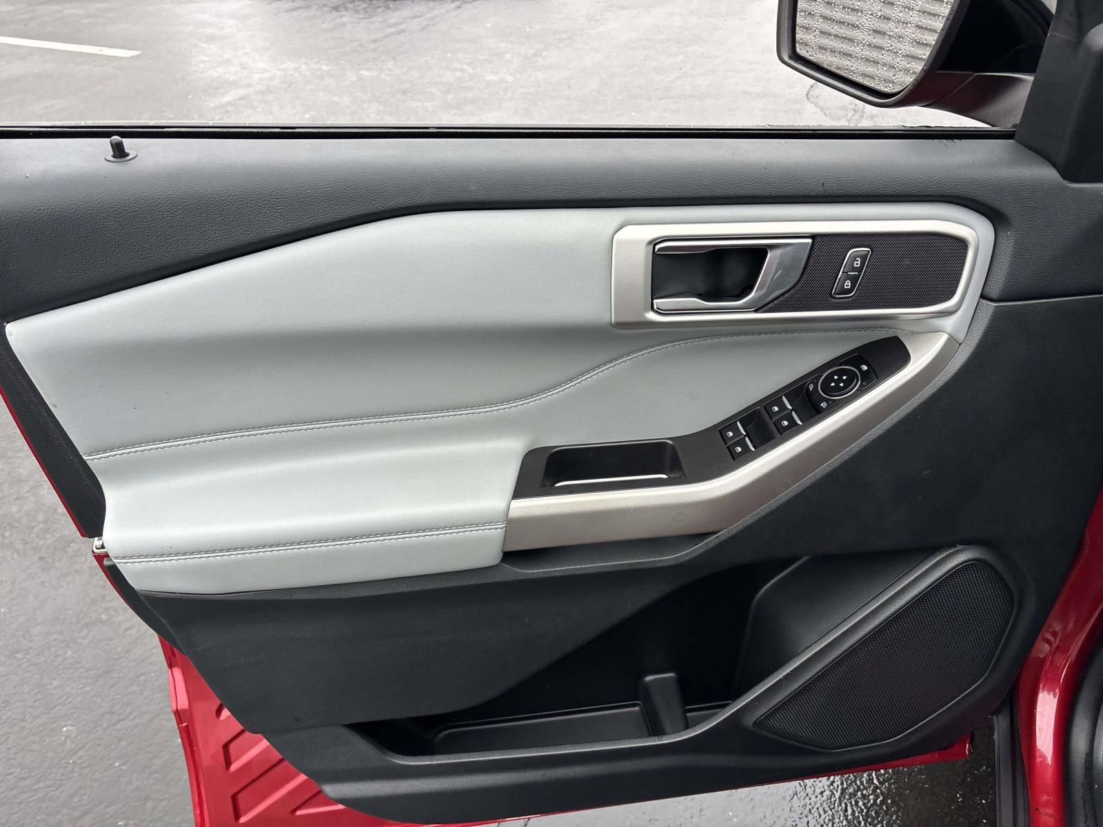 Certified 2022 Ford Explorer XLT w/ Equipment Group 202A image 13