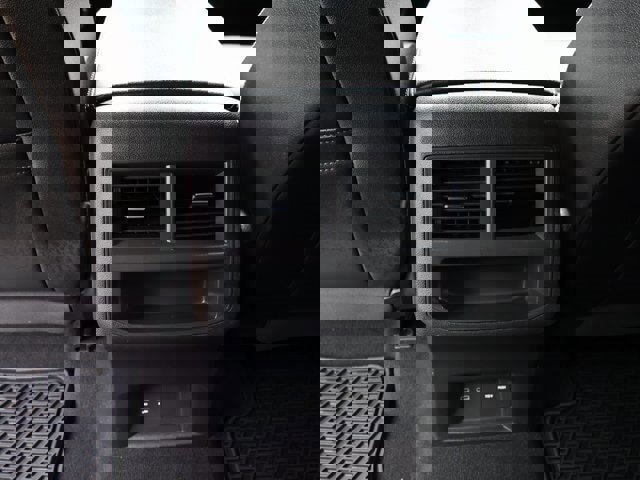 Used 2021 Volkswagen Atlas Cross Sport SE w/ Panoramic Sunroof Package image 13