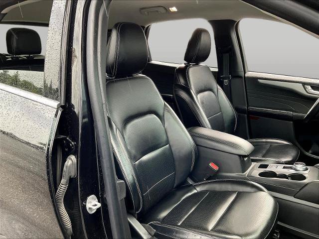 Certified 2024 Ford Escape Platinum AWD/4WD image 29