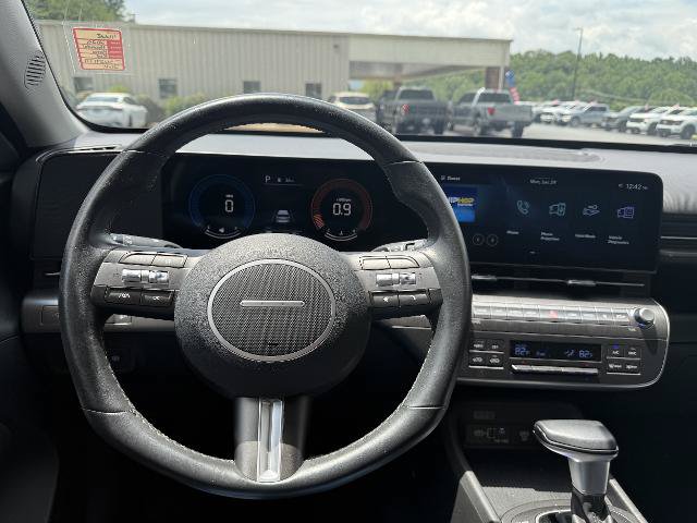 Used 2025 Hyundai Kona SEL AWD/4WD image 4