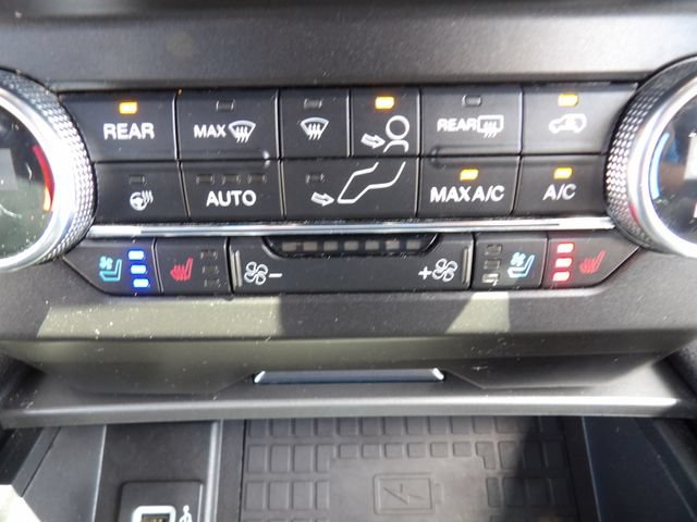 Certified 2018 Ford Expedition XLT w/ Equipment Group 202A RWD image 20