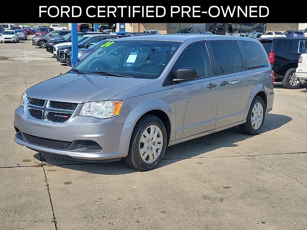 Used 2020 Dodge Grand Caravan SE w/ UConnect Hands-Free Group FWD image 2