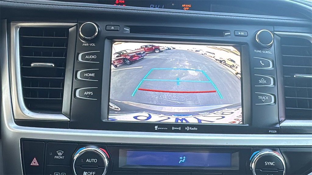 Used 2018 Toyota Highlander Plus image 16