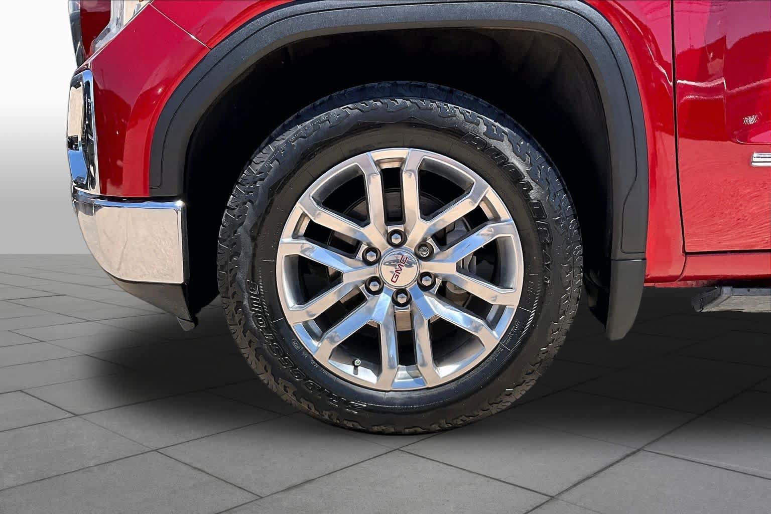 Used 2021 GMC Sierra 1500 SLT AWD/4WD image 11
