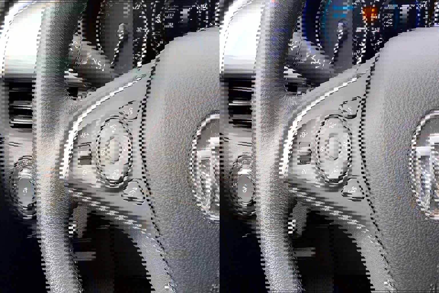 Used 2020 Buick Envision Premium w/ Driver Confidence Package image 24