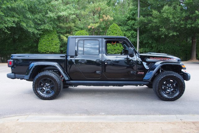 Used 2022 Jeep Gladiator Mojave w/ Cold Weather Group AWD/4WD image 9