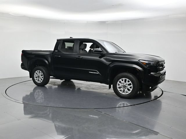 Used 2024 Toyota Tacoma SR5 AWD/4WD video 3
