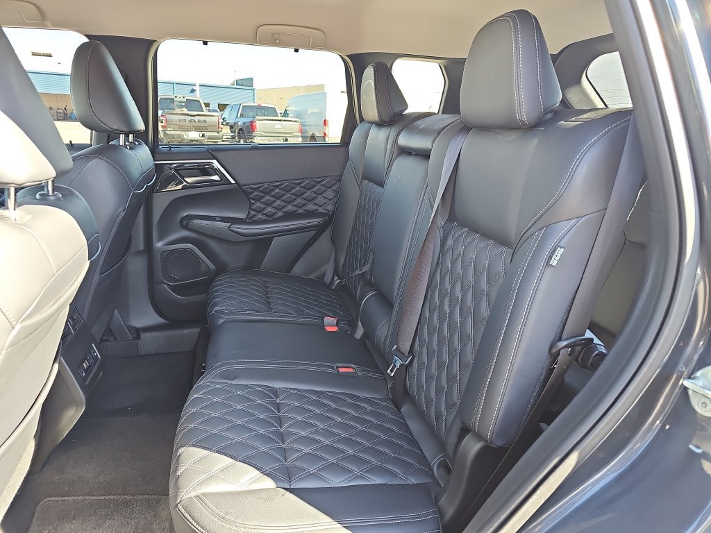 Used 2024 Mitsubishi Outlander SEL Black Edition AWD/4WD image 14