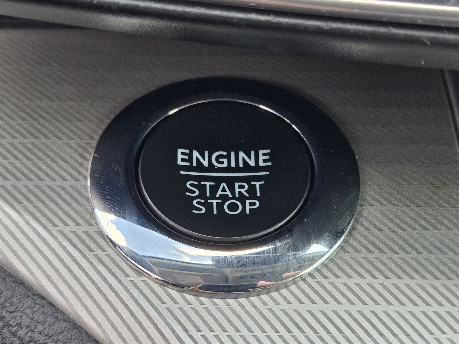 Certified 2022 Ford Explorer XLT w/ Equipment Group 202A image 19