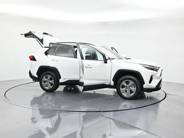 Used 2025 Toyota RAV4 XLE AWD/4WD image 51
