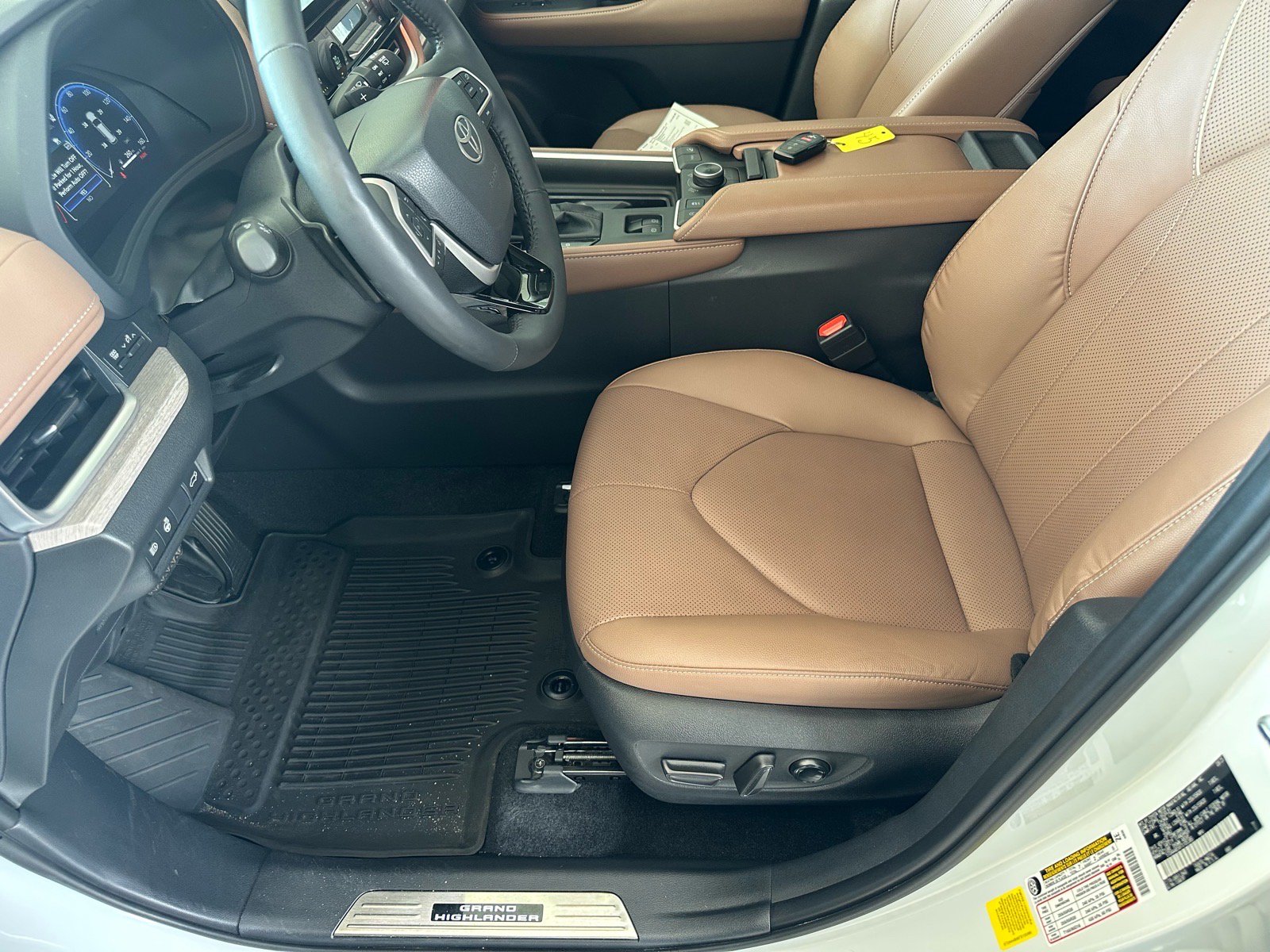 Used 2026 Toyota Grand Highlander AWD image 17