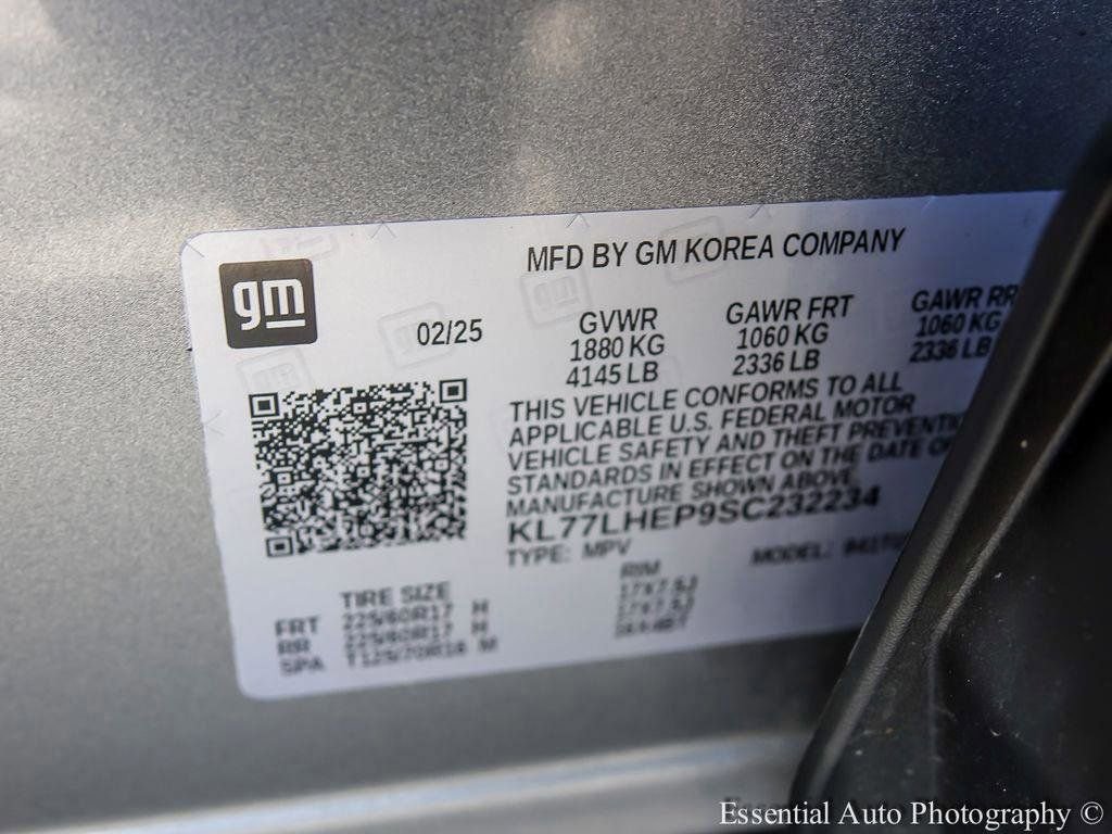 Used 2025 Chevrolet Trax LT w/ LT Convenience Package FWD image 26