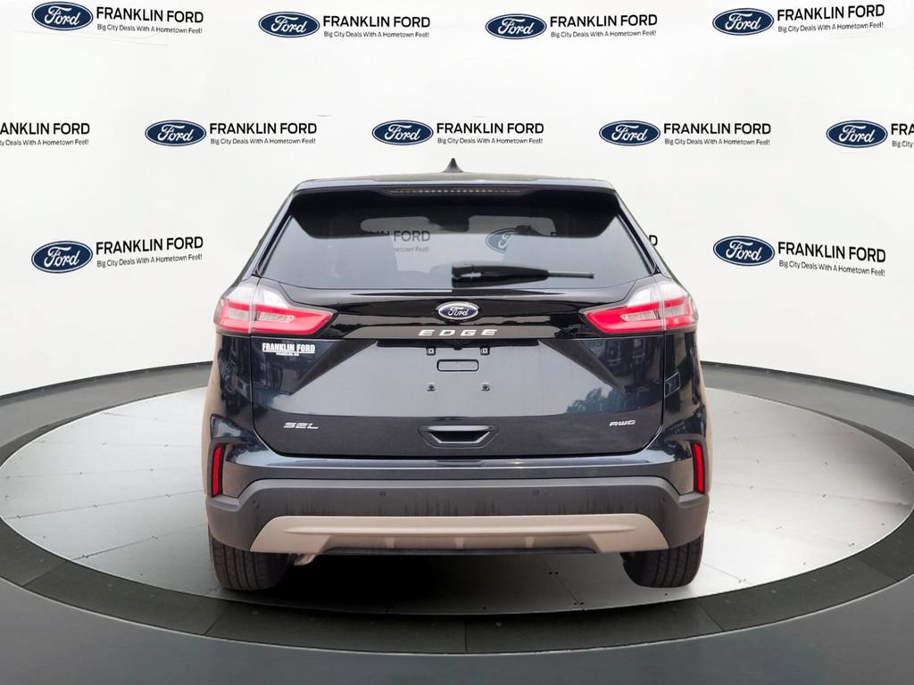 Certified 2024 Ford Edge SEL w/ Convenience Package AWD/4WD image 4
