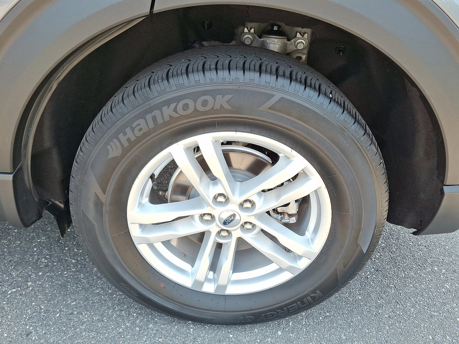 Certified 2022 Ford Explorer XLT w/ Equipment Group 202A image 28