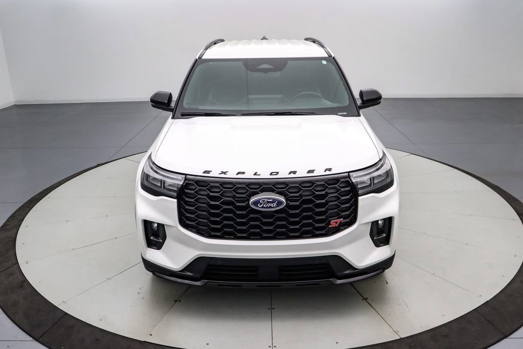 Certified 2025 Ford Explorer ST image 9