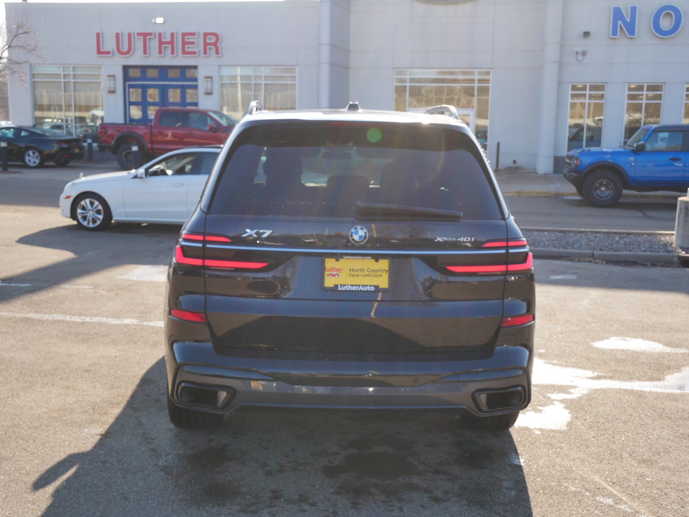 Used 2023 BMW X7 xDrive40i w/ Executive Package image 6