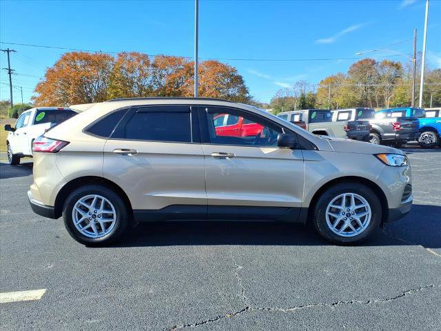 Certified 2021 Ford Edge SE image 2