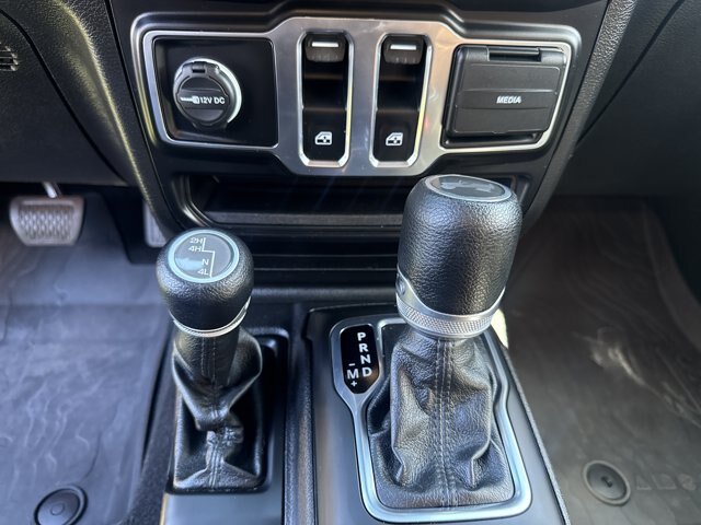 Used 2020 Jeep Wrangler Sport AWD/4WD image 22