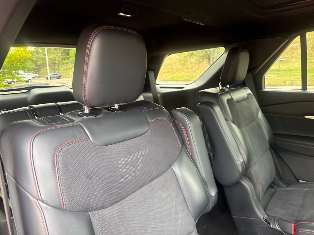 Certified 2025 Ford Explorer ST AWD/4WD image 27