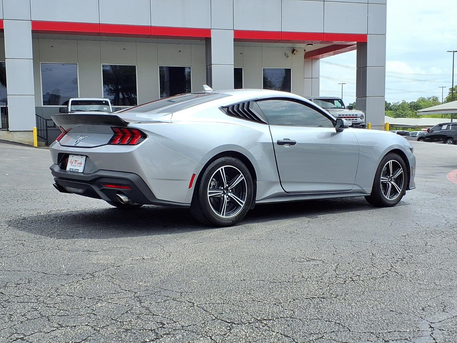 Certified 2025 Ford Mustang Coupe RWD image 6