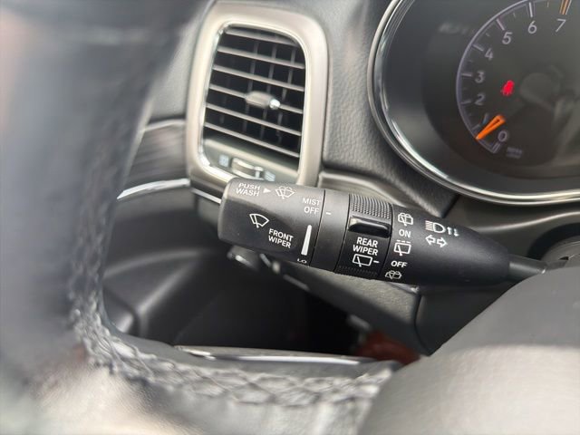 Used 2022 Jeep Grand Cherokee Limited image 15