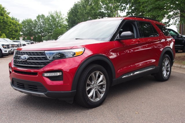 Certified 2023 Ford Explorer XLT w/ Equipment Group 202A RWD image 3