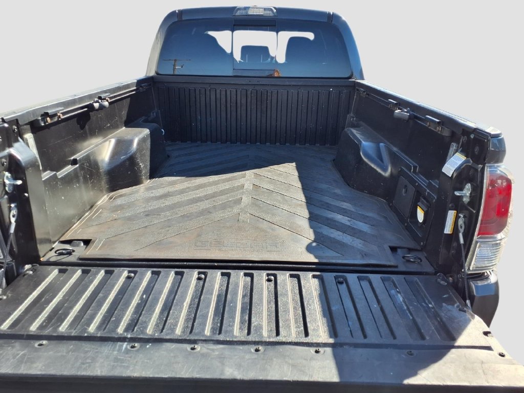 Used 2022 Toyota Tacoma TRD Sport AWD/4WD image 29