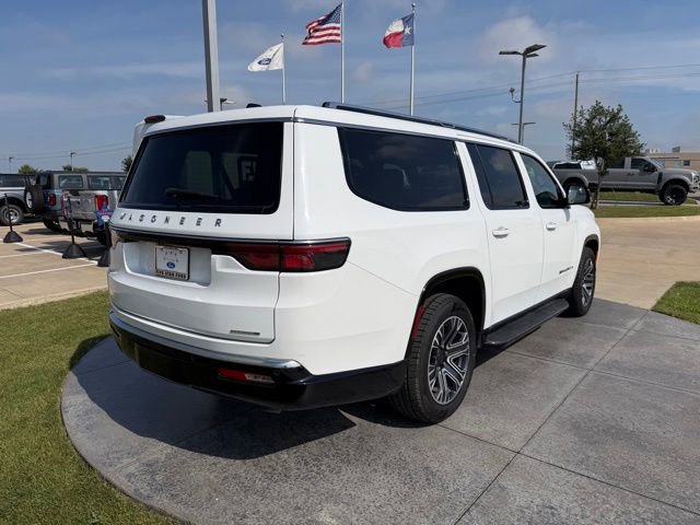 Used 2024 Jeep Wagoneer L Series II RWD image 6