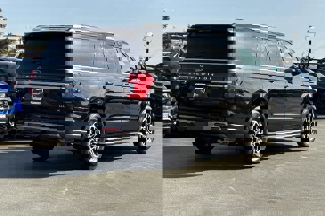 Certified 2022 Ford Expedition Max XLT image 5