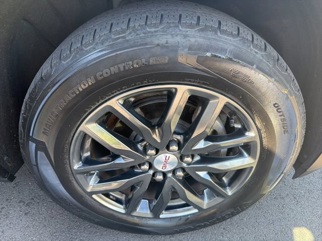Used 2018 GMC Acadia SLT w/ LPO, Floor Liner Package AWD/4WD image 27