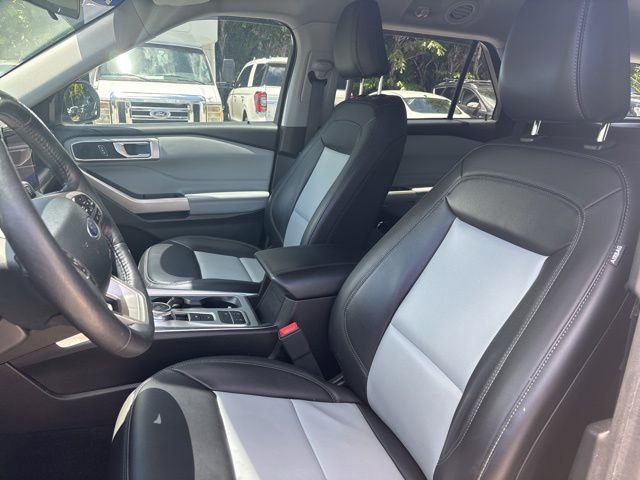Certified 2023 Ford Explorer XLT w/ Equipment Group 202A RWD image 6