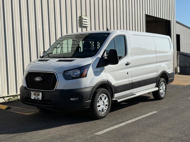 Certified 2025 Ford Transit 250 Low Roof w/ Exterior Upgrade Package RWD image 2