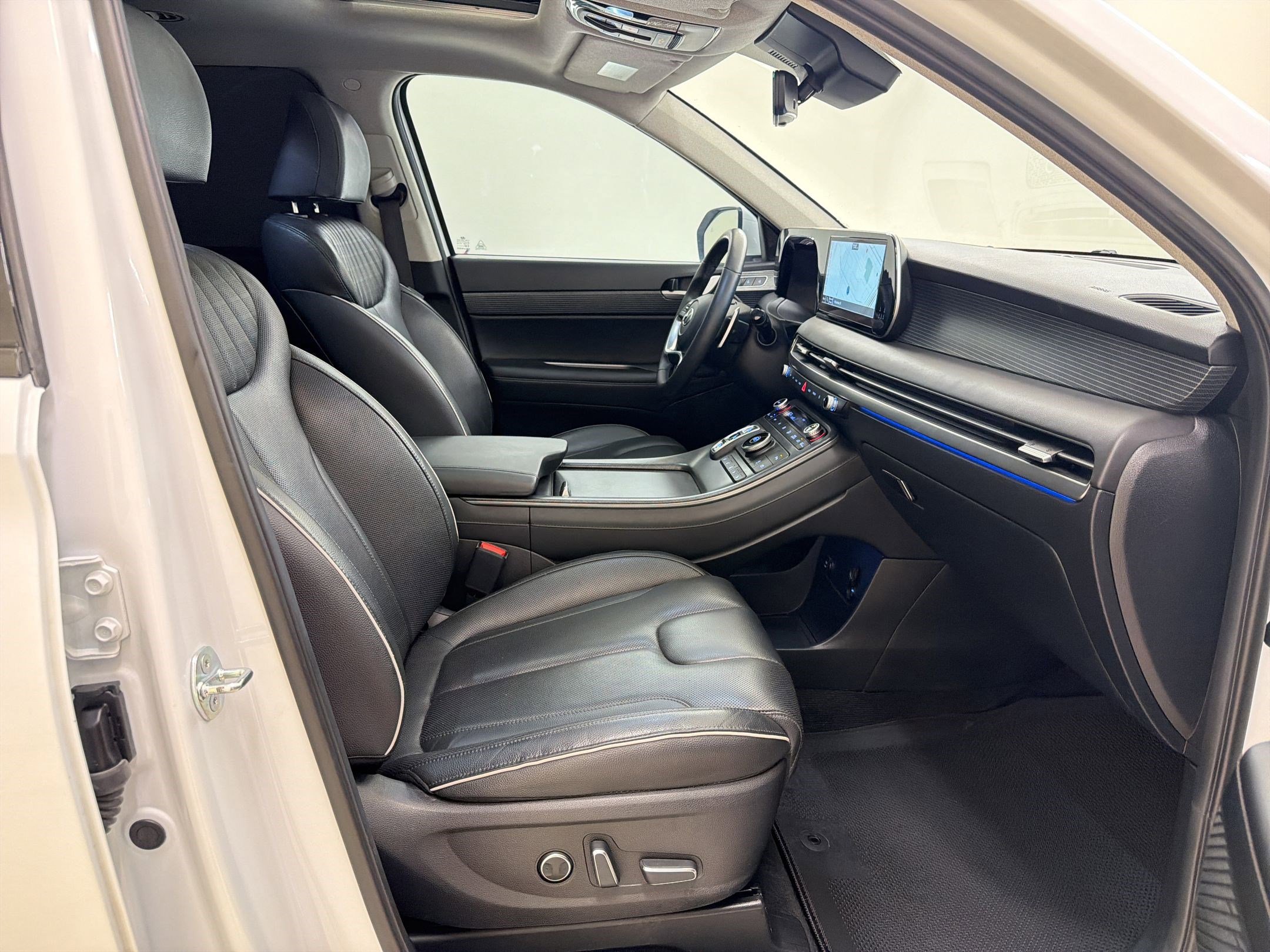 Used 2024 Hyundai Palisade Limited FWD image 31