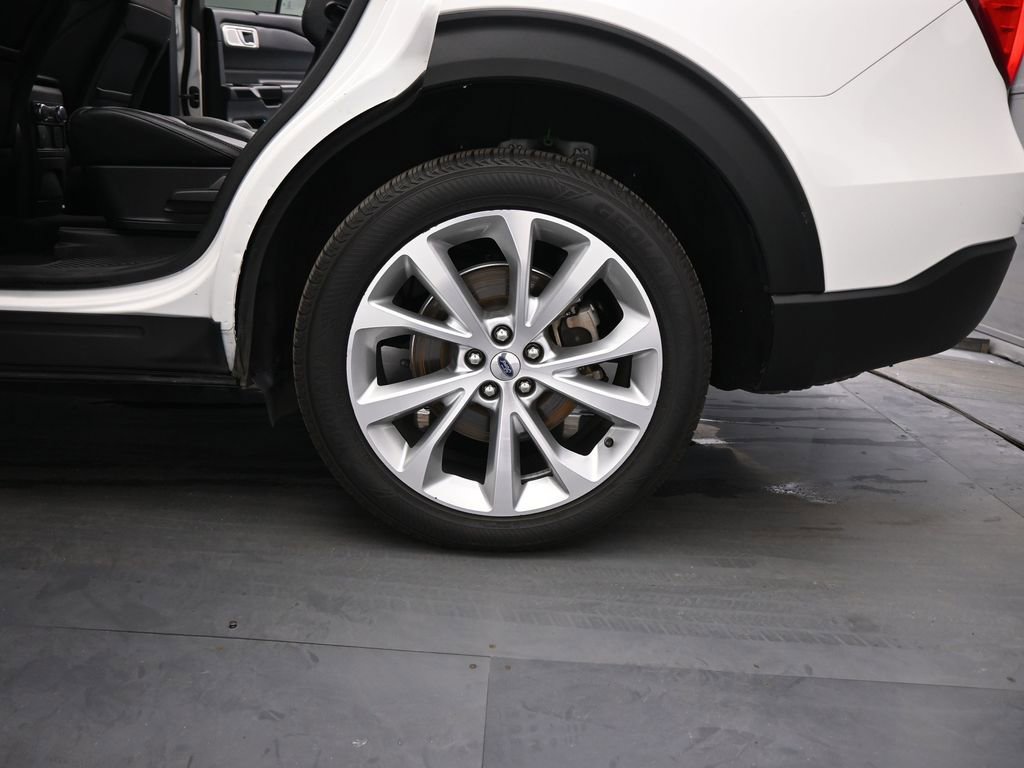Certified 2022 Ford Explorer Platinum w/ Technology Package image 25