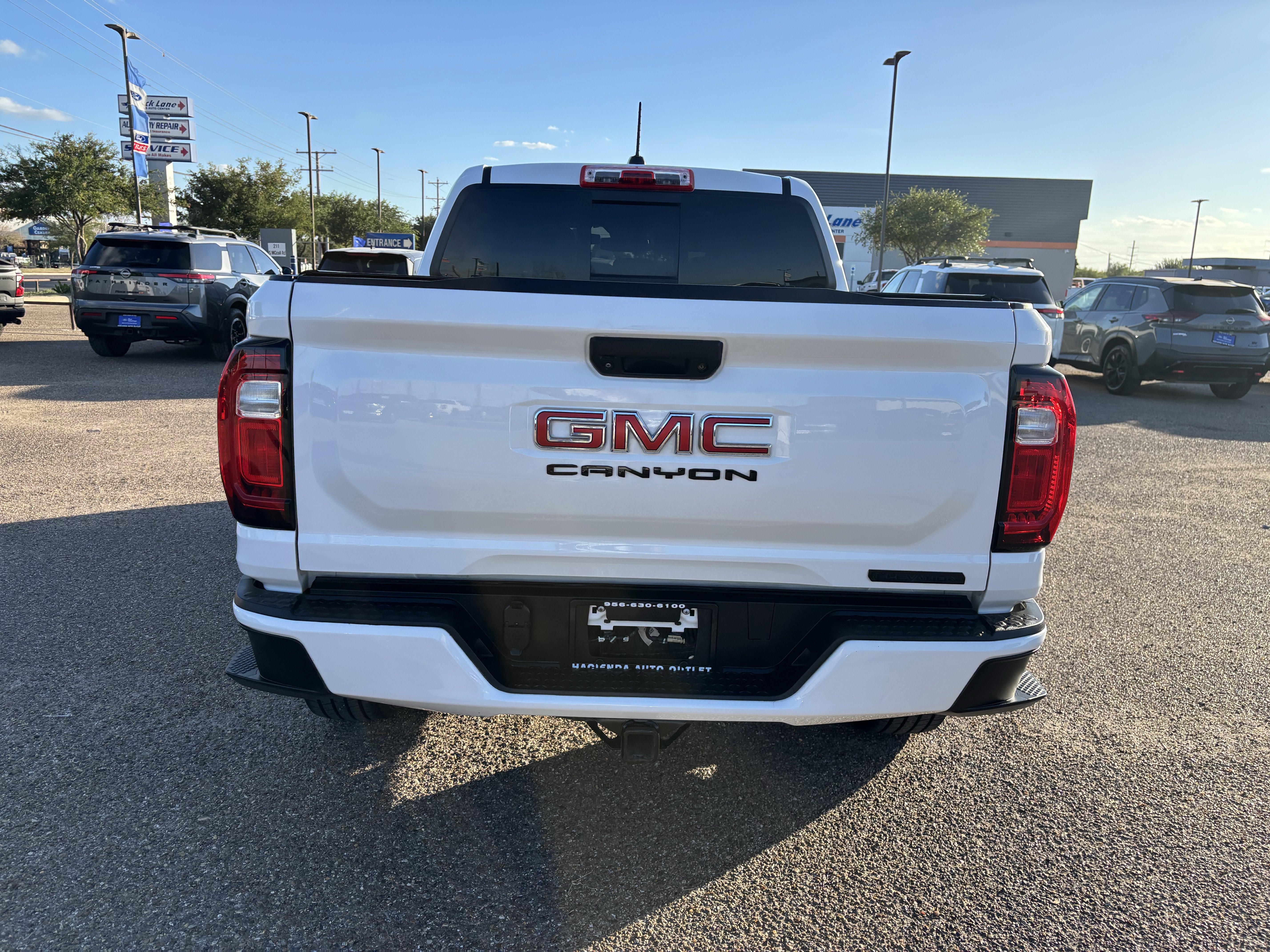 Used 2023 GMC Canyon Elevation w/ Convenience Package image 4